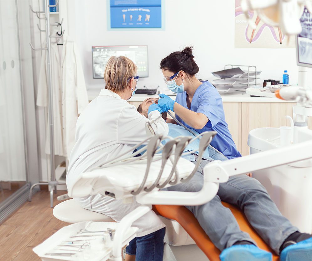 dentist-conducting-dental